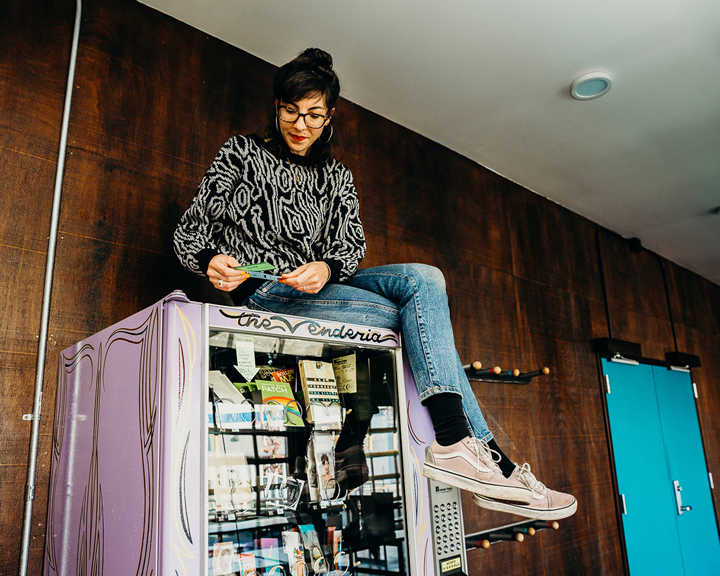 Valdes sits atop a Vendaria