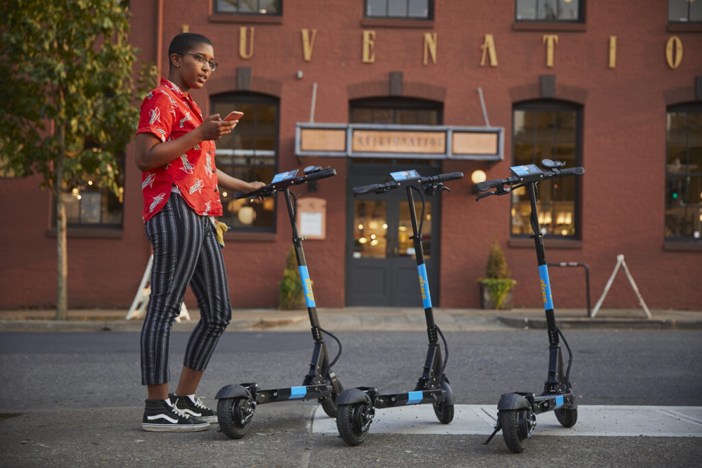 Tierra lanzadera Obligatorio Electric Scooters (E-Scooters) in Portland | The Official Guide to Portland